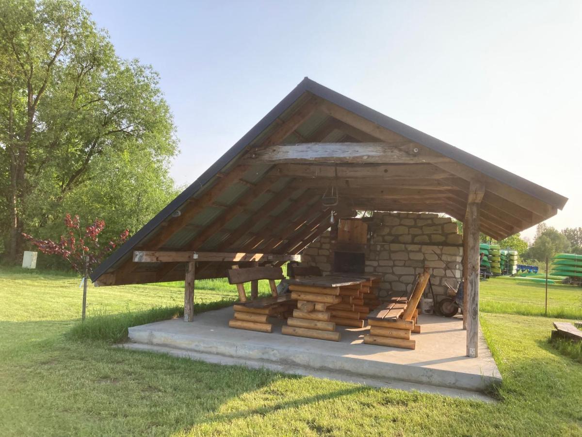 Lesne Zacisze-Pole Namiotowe Hotel Pisklaki Ngoại thất bức ảnh