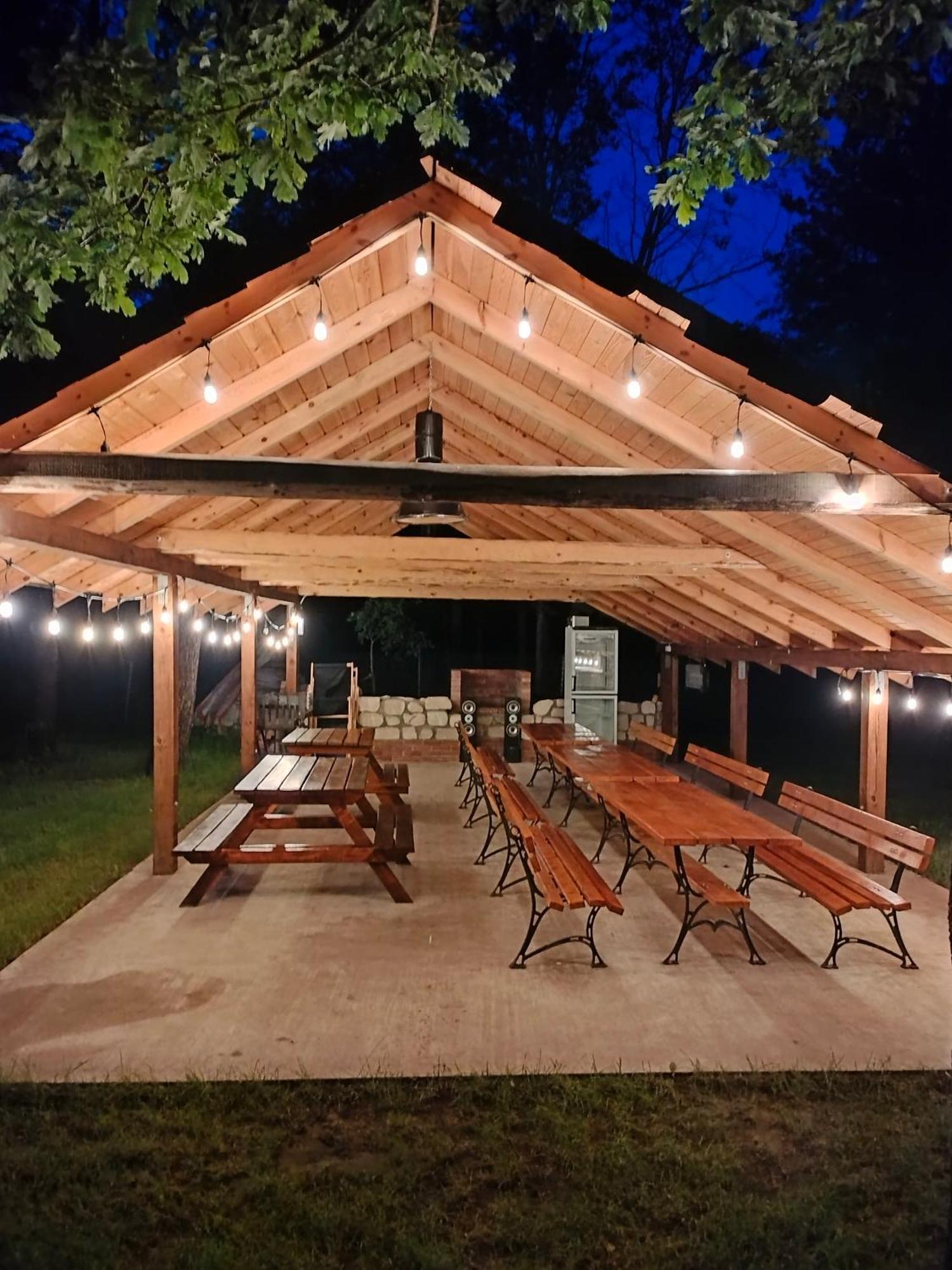 Lesne Zacisze-Pole Namiotowe Hotel Pisklaki Ngoại thất bức ảnh